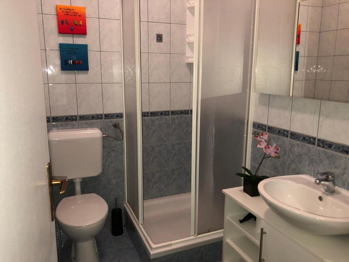 Apartment Natasa Palit Buitenkant foto