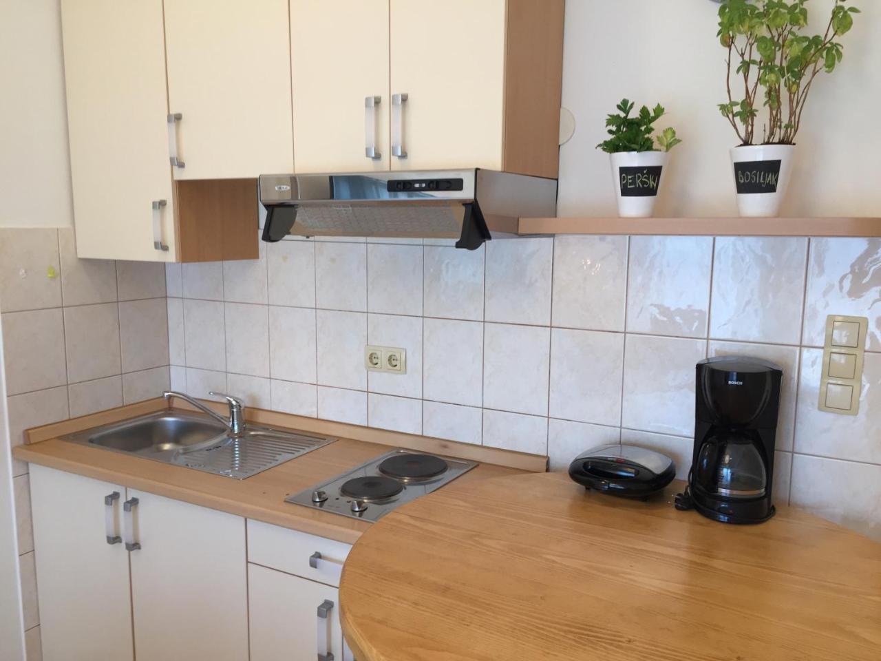 Apartment Natasa Palit Buitenkant foto